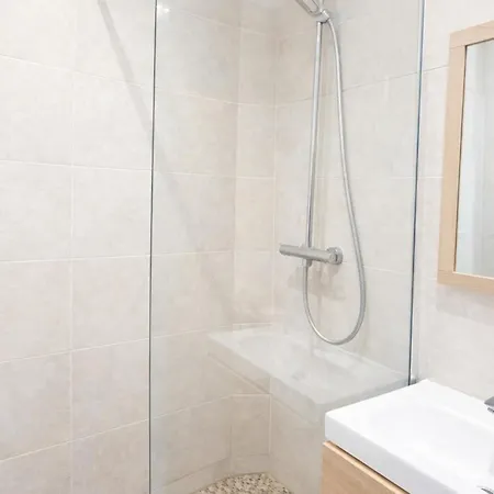 아파트 Cozystay 1825 Luxury Duplex On Rue Dantibes *